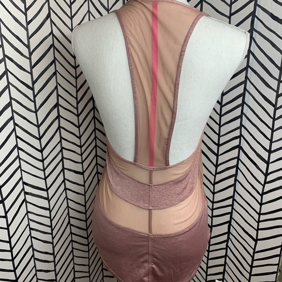 If you’re lucky tank lululemon size 4 - Picture 5 of 7